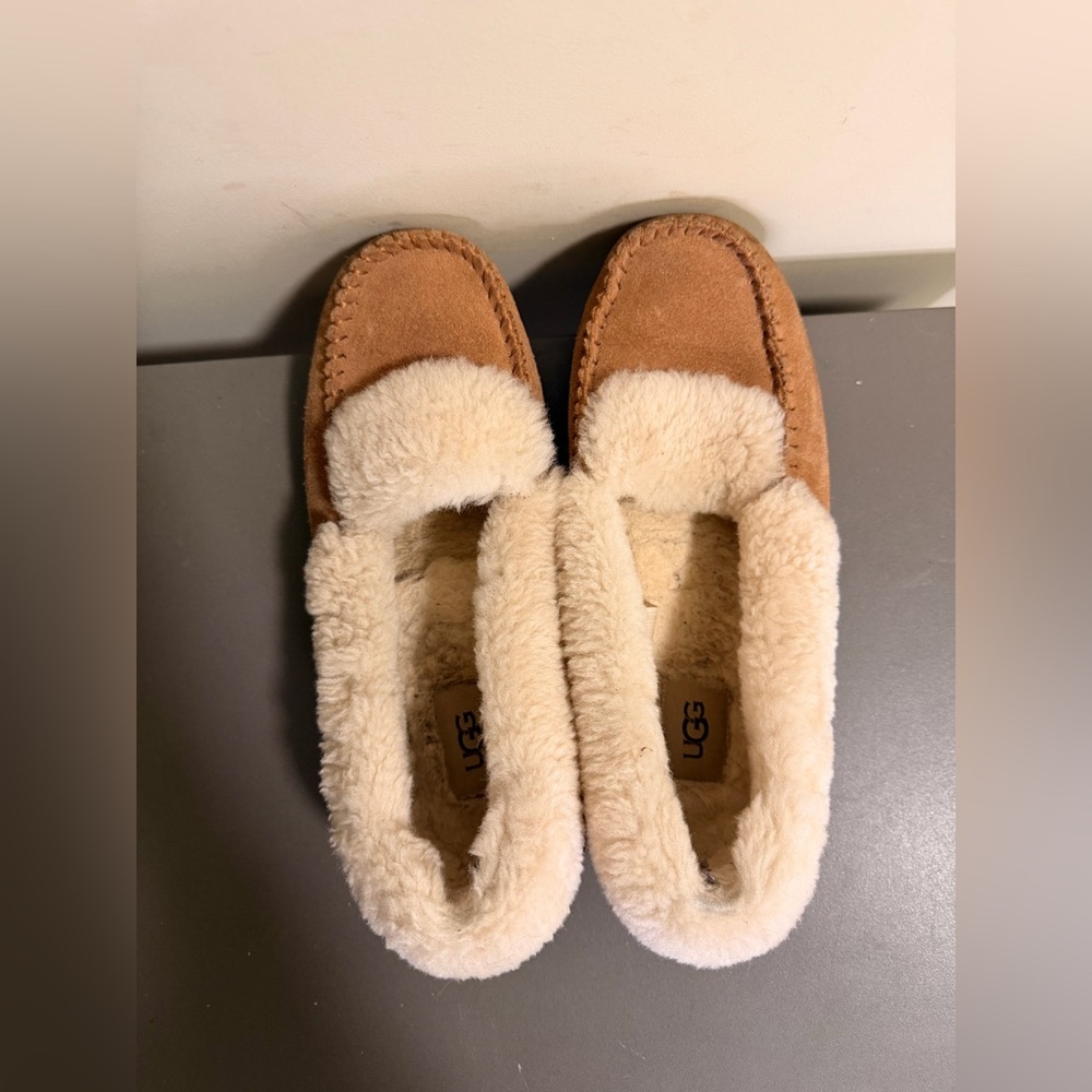 UGG Chestnut Suede Shearling Lined Slippers with Cream Fur Trim - Picture 5 of 7